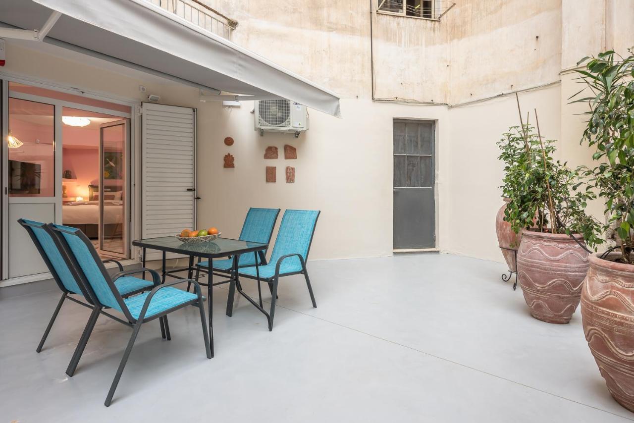 Ferienwohnung The Courtyard Oasis Athen Exterior foto