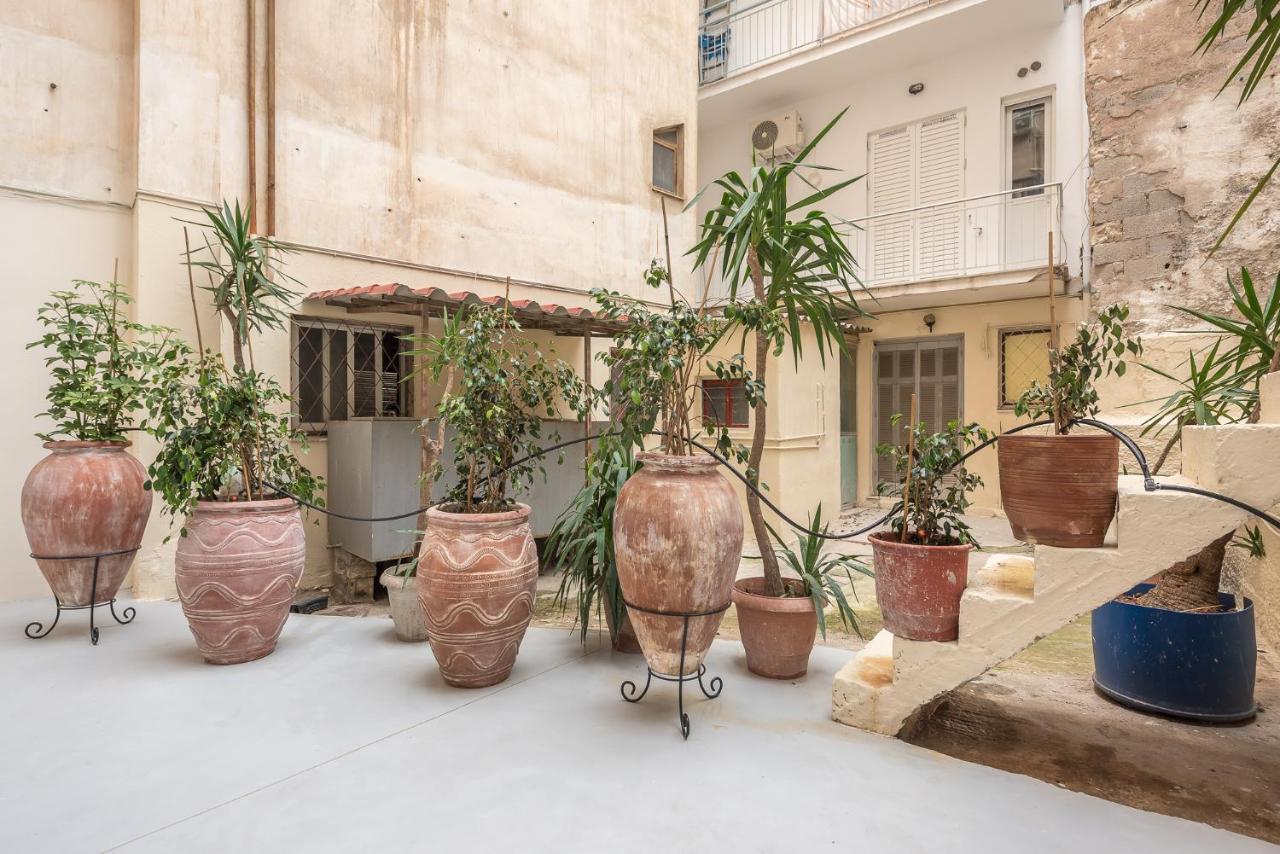 Ferienwohnung The Courtyard Oasis Athen Exterior foto
